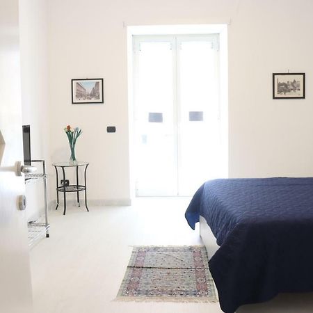 A Tre Passi Dal Duomo Apartment Naples Luaran gambar