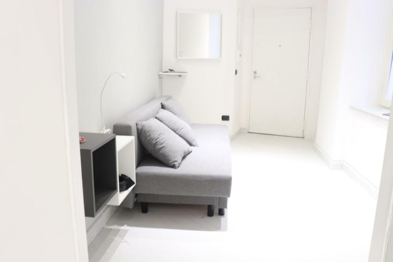 A Tre Passi Dal Duomo Apartment Naples Luaran gambar